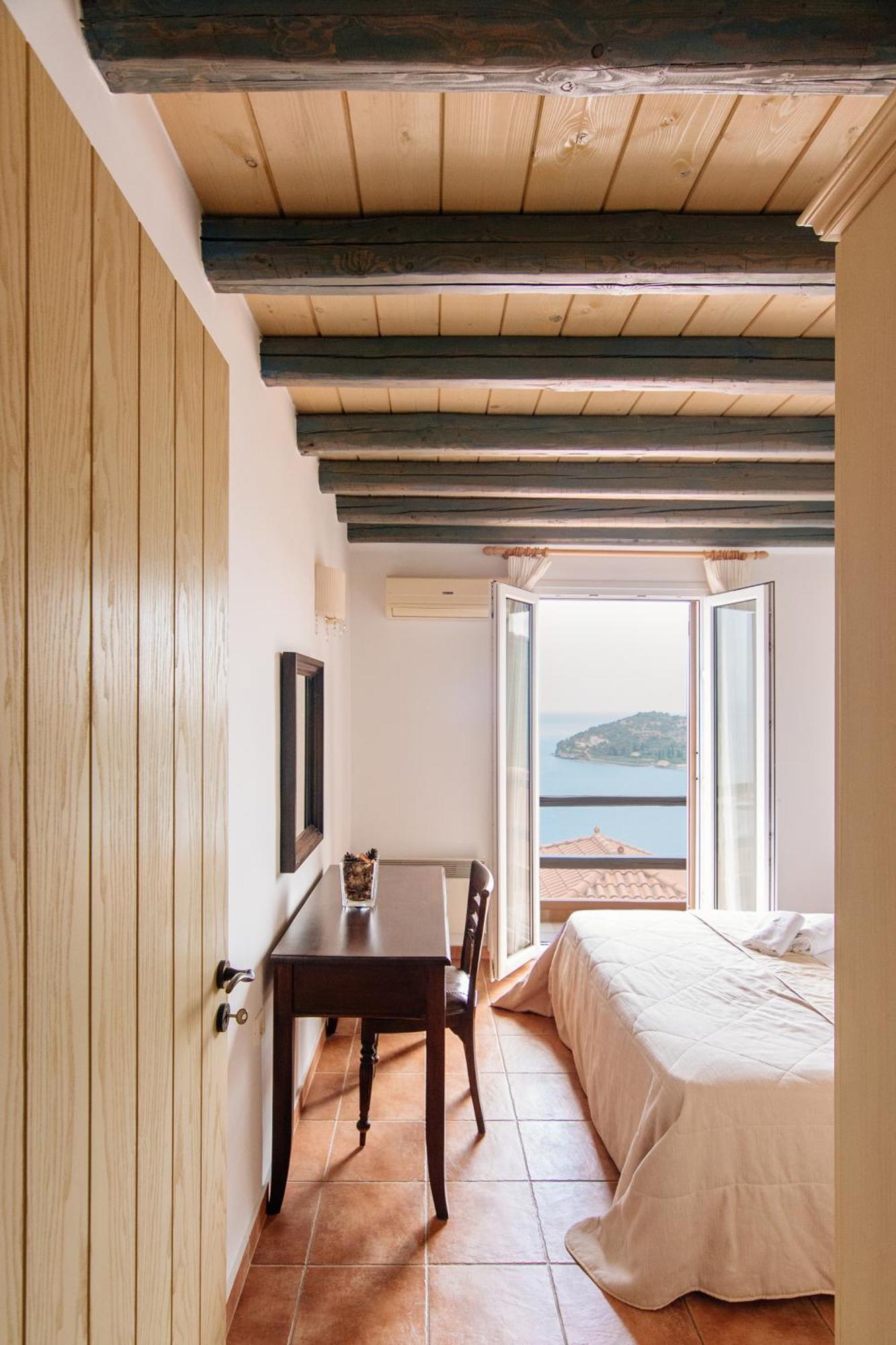Apelon Tiritas Villas Leonidio Exterior photo