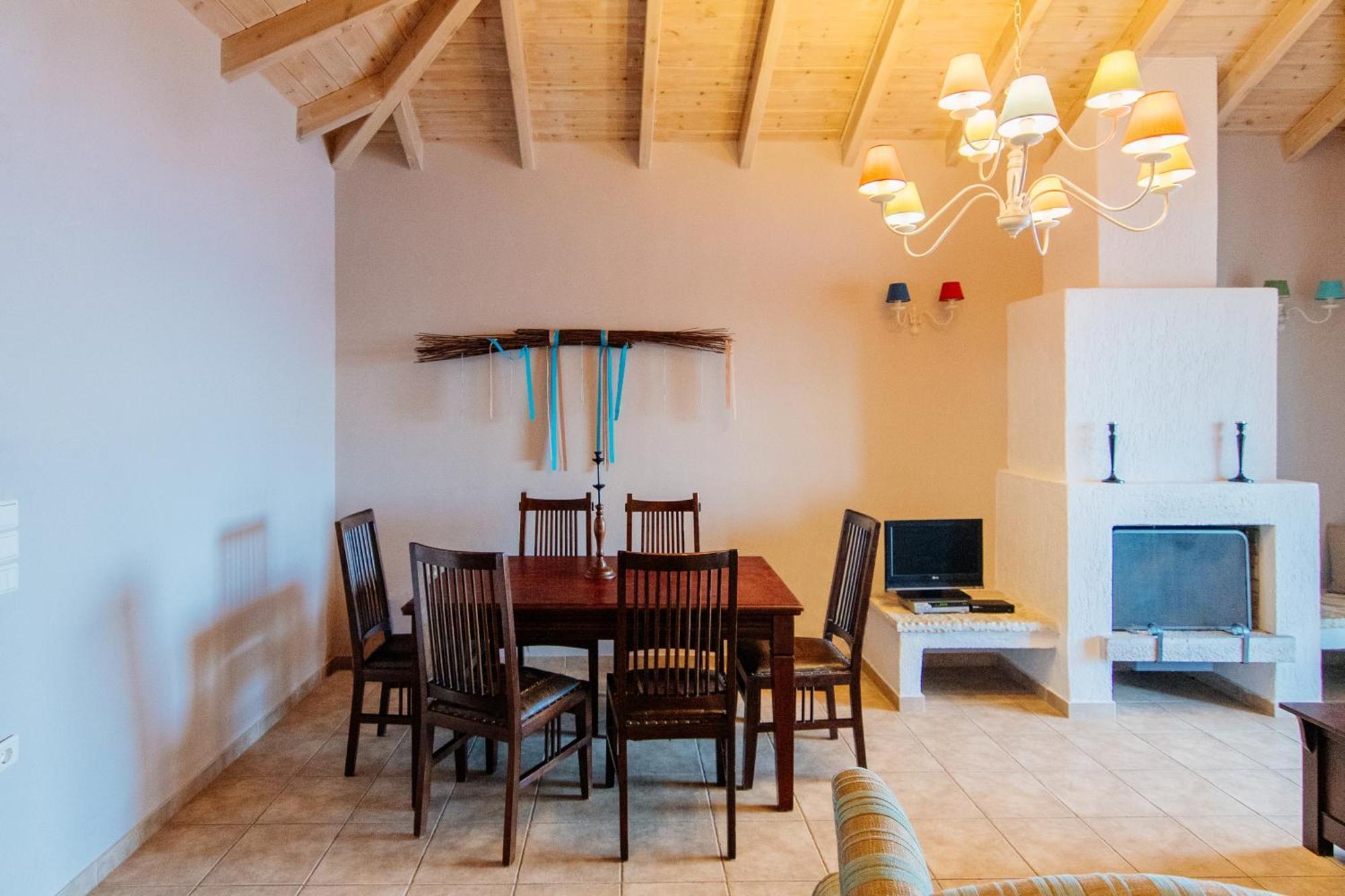 Apelon Tiritas Villas Leonidio Exterior photo